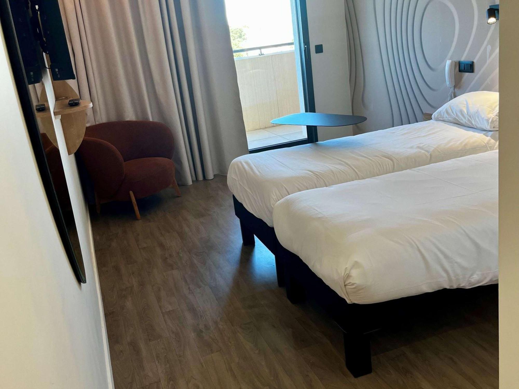 Ibis Styles Cabries Aix-En-Provence Tgv Hotel Buitenkant foto