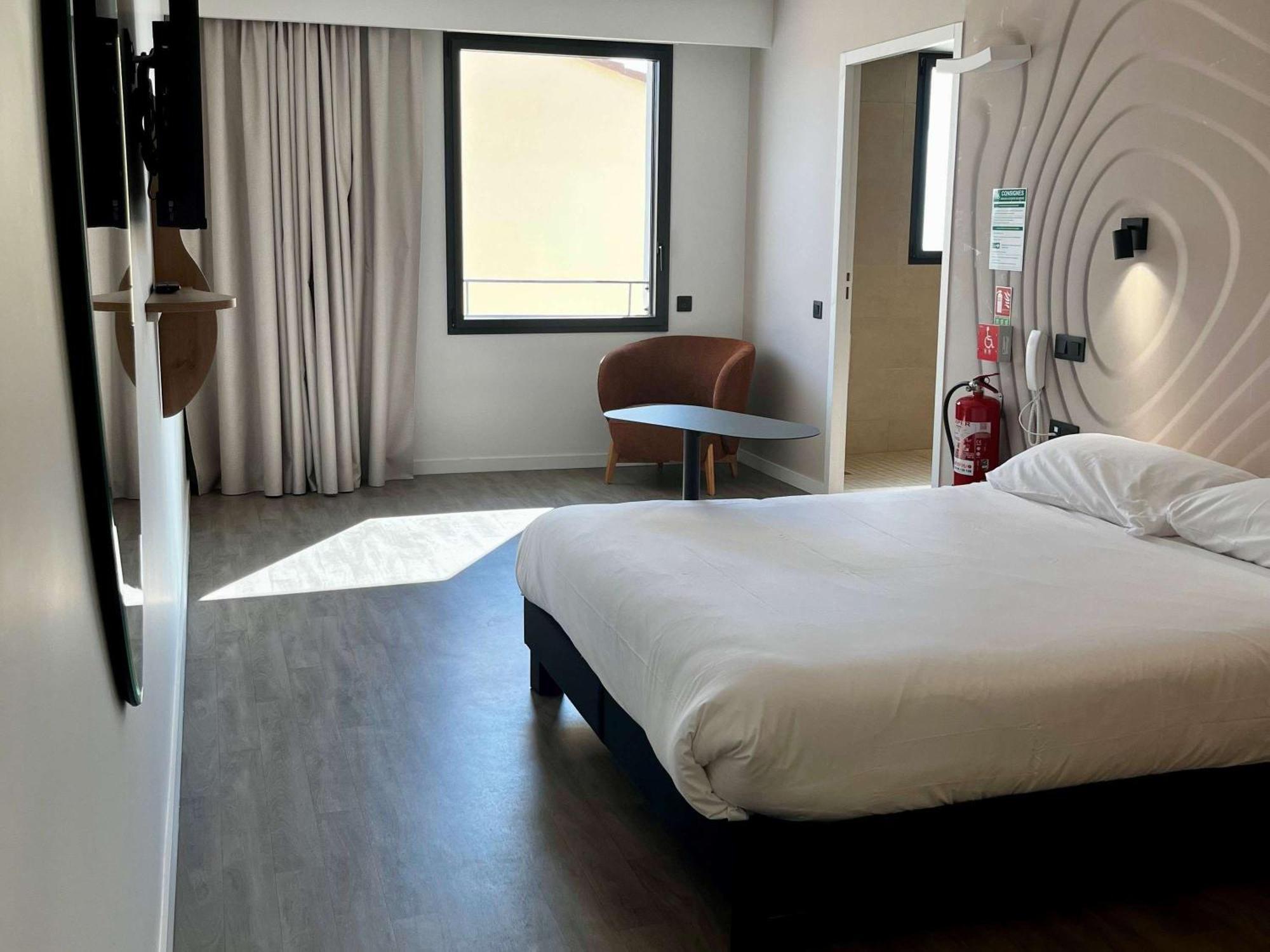 Ibis Styles Cabries Aix-En-Provence Tgv Hotel Buitenkant foto